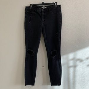 black ripped skinny jeans